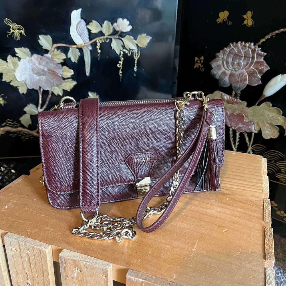 NWOT - Jill-E Designs Charging Clutch/Crossbody - Maroon
